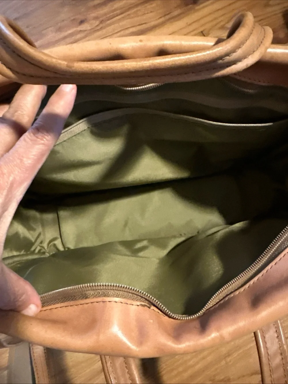 Hartmann Classic Tan Leather Messenger Bag for Men